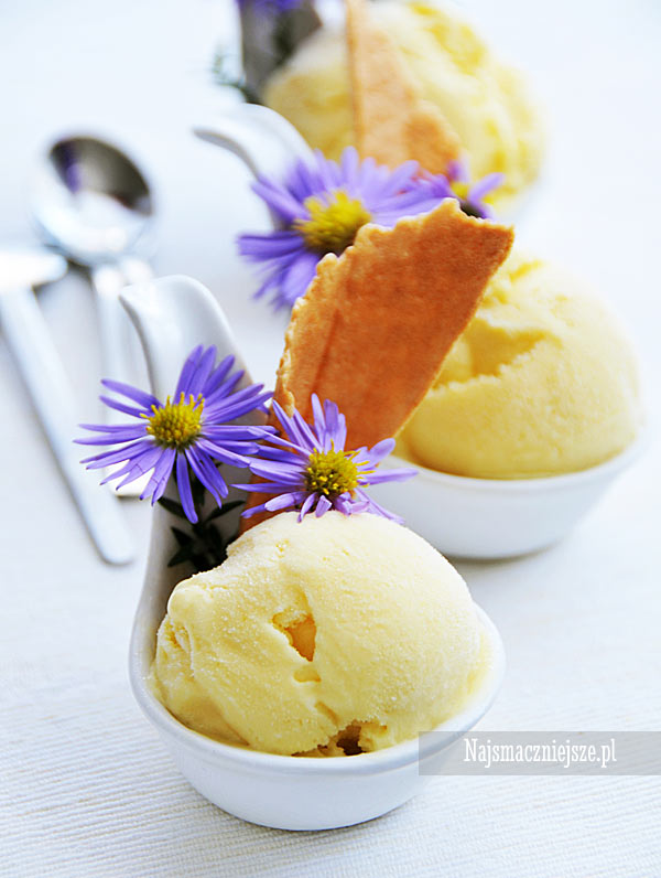 Lody z mango i amaretto